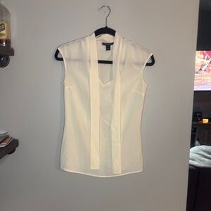 St. John Cream Fitted Sleeveless Blouse with Tie Front